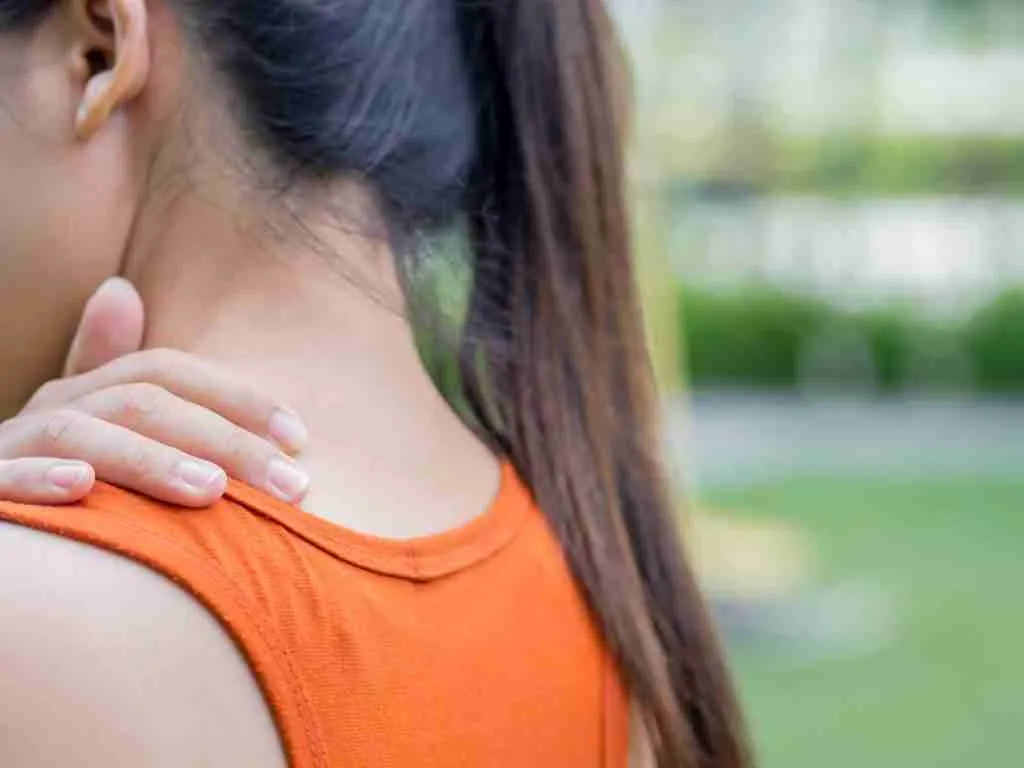 Shoulder Pain And Instability: When To See A Shoulder Specialist In Singapore 2 Athlete Experiencing Shoulder Pain During Sports Activity Due To Shoulder Instability Or Injury