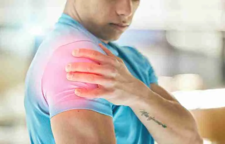 Shoulder Pain And Instability: When To See A Shoulder Specialist In Singapore 3 Sports Person Experiencing Frozen Shoulder Stiffness And Difficulty Lifting The Arm